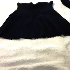 Pleatted black skirt